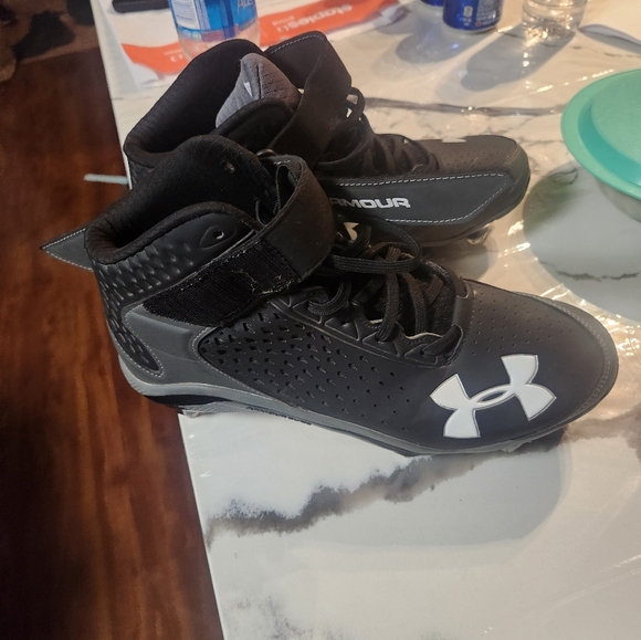 Cleats - Picture 4 of 4